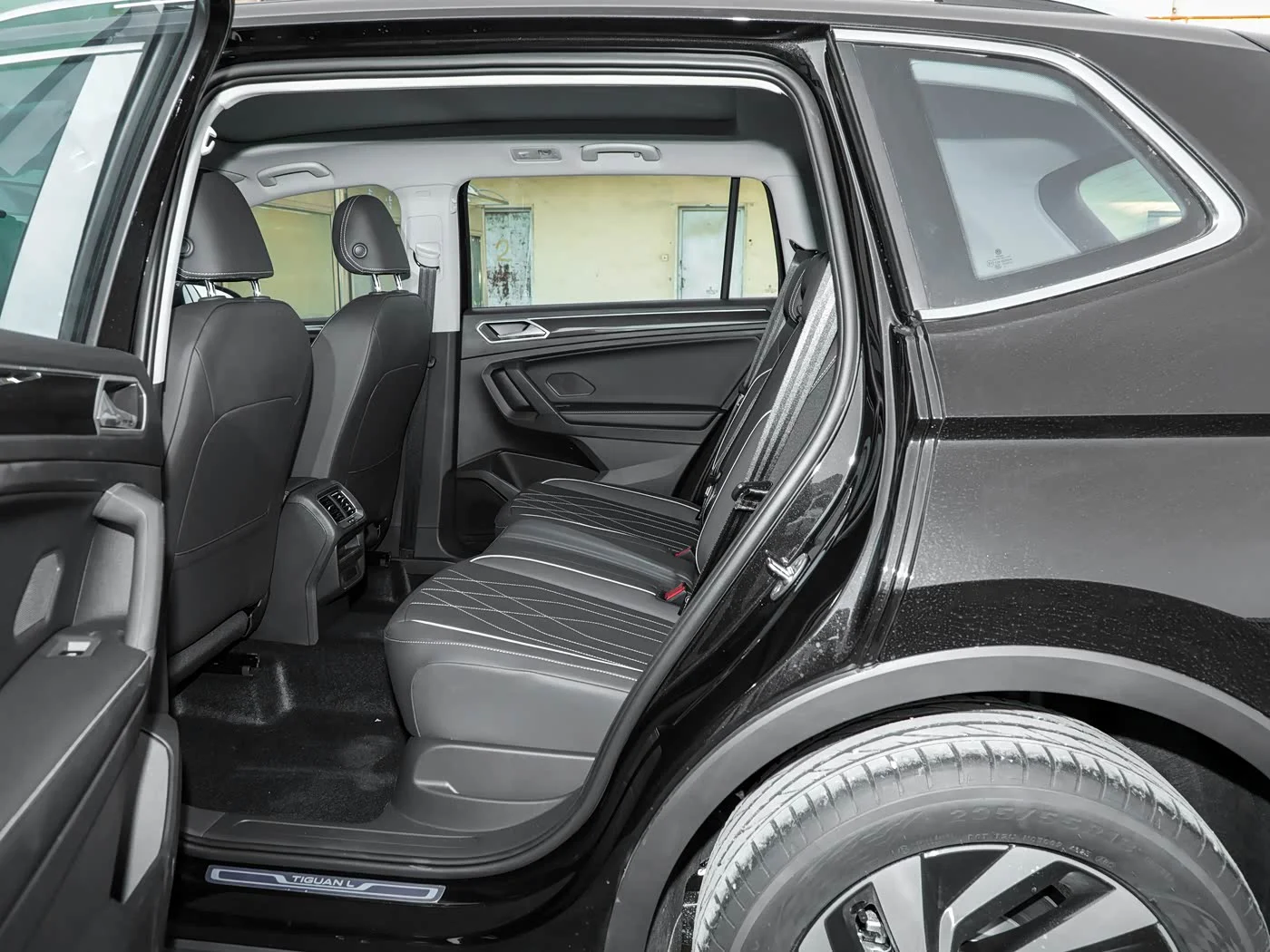 Volkswagen Tiguan L 2025 — фото 8