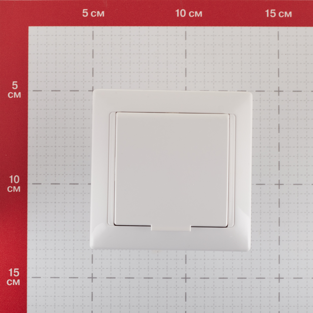 Svet built-in white socket with shutters and cover (SV1001-0014)