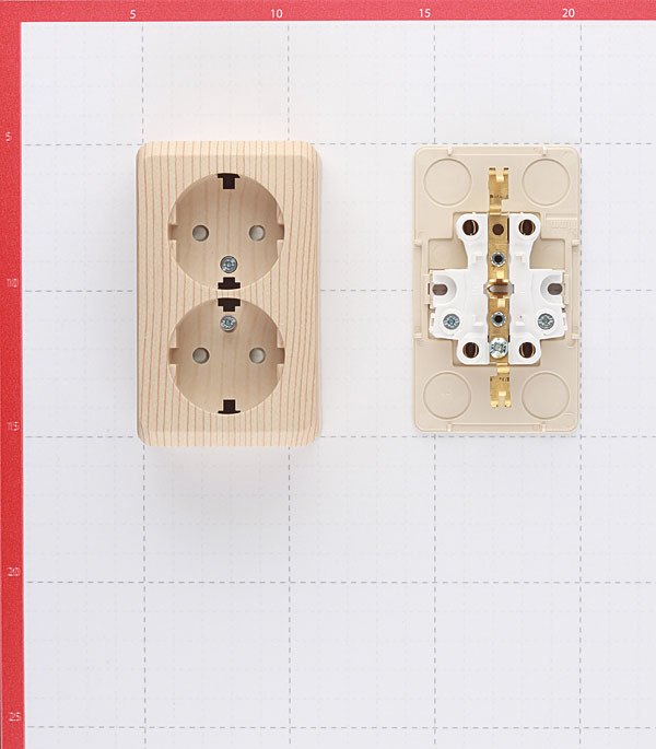 Systeme Electric Etude surface-mounted socket pine with shutters (PA16-008D)