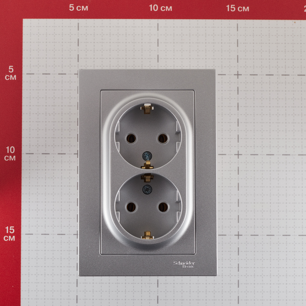 Розетка Systeme Electric AtlasDesign встраиваемая алюминий (ATN000324)