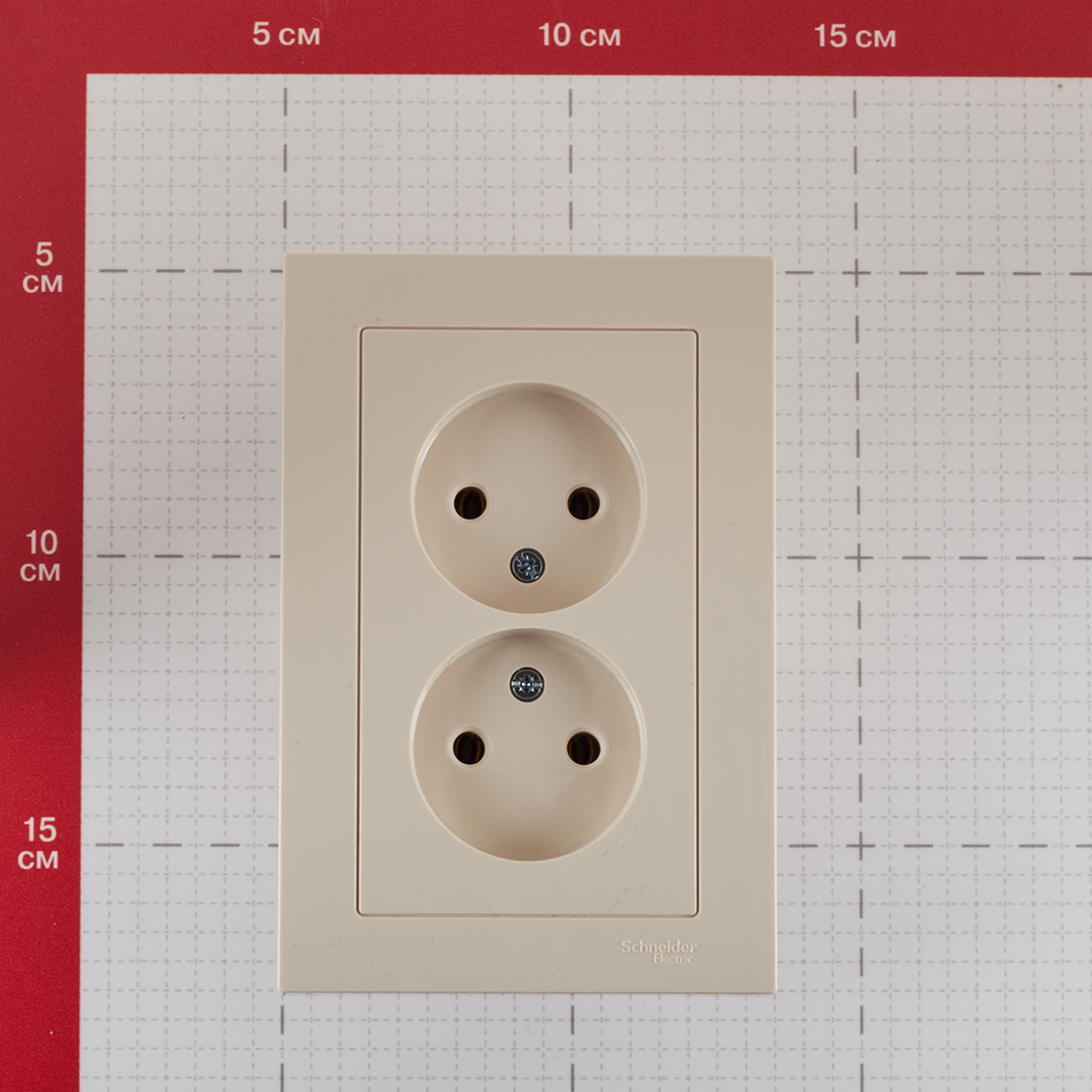 Розетка Systeme Electric AtlasDesign встраиваемая бежевая (ATN000220)