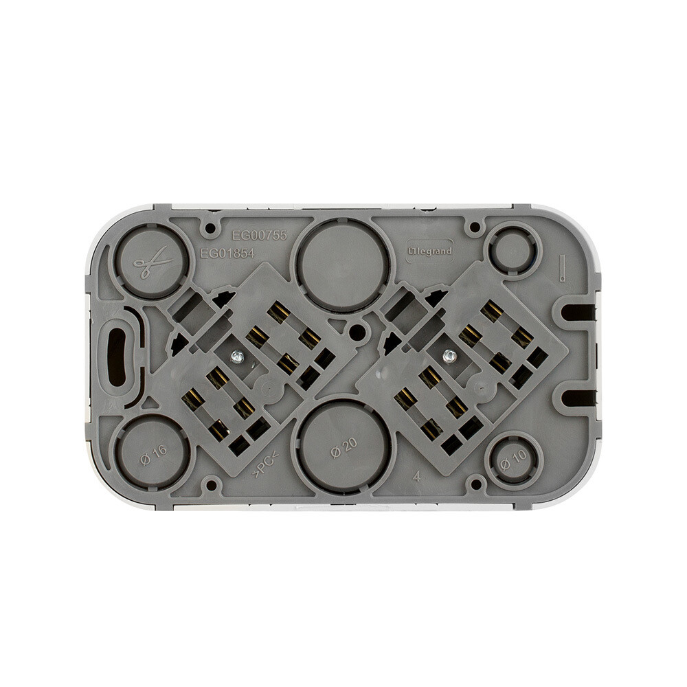 Розетка Legrand Quteo накладная белая (782231)
