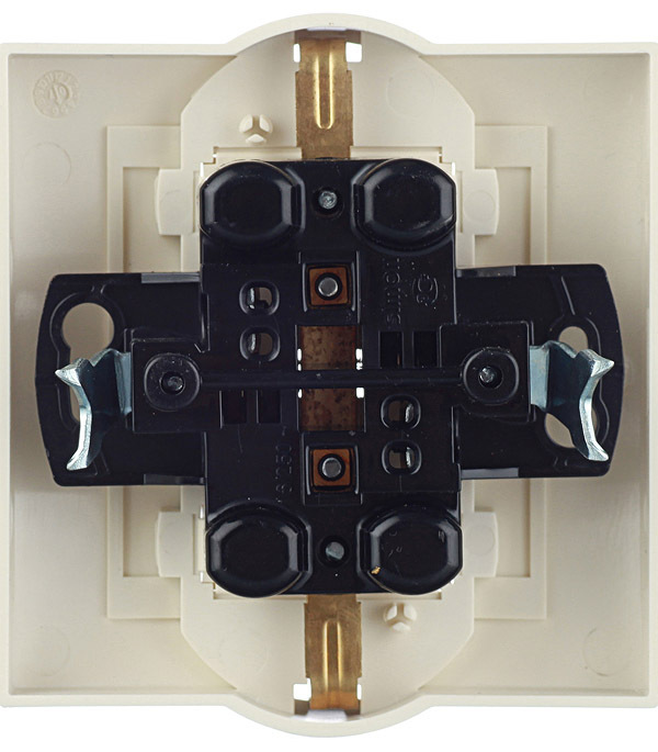 Розетка Simon 15 встраиваемая слоновая кость (1590459-031)