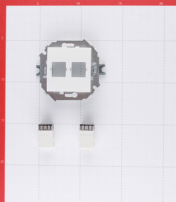 Розетка компьютерная Simon 15 встраиваемая белая 2хRJ45 (1591593-030)