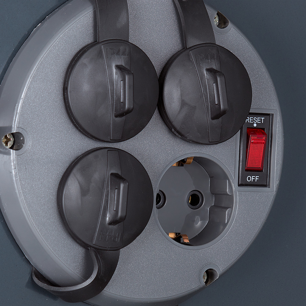 Удлинитель Партнер Электро с заземлением 30 м на катушке 3,5 кВт 4 розетки КГт 3х1,5 кв.мм IP44