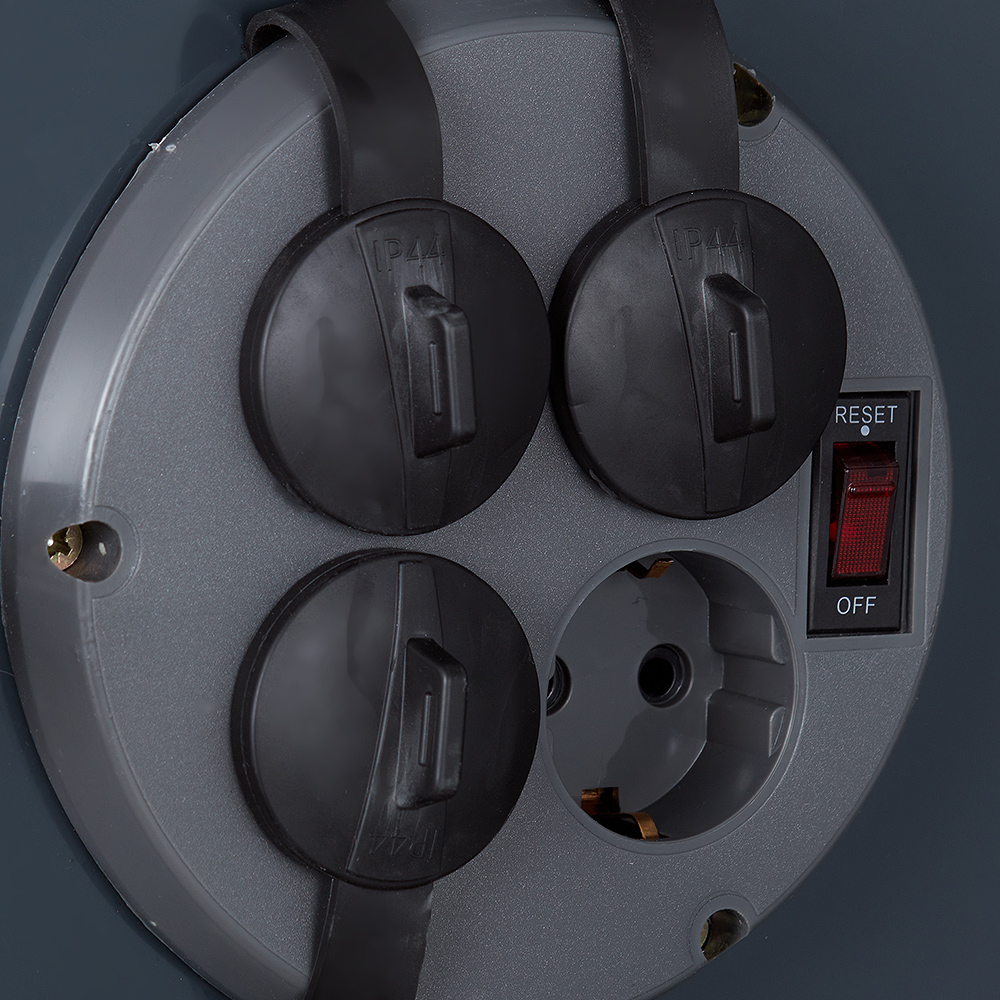 Удлинитель Партнер Электро с заземлением 30 м на катушке металл 3,5 кВт 4 розетки ПВС 3х1,5 кв.мм IP44