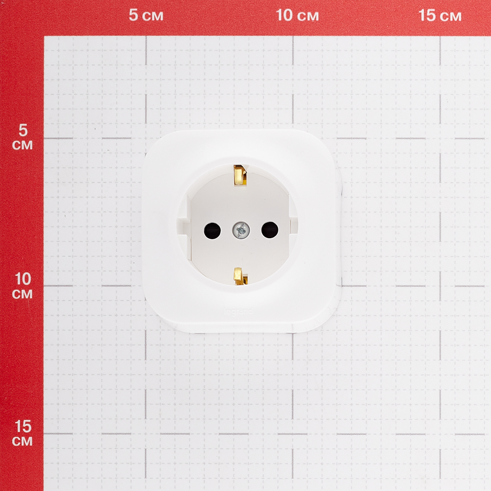 Розетка Legrand Quteo накладная белая (782220)