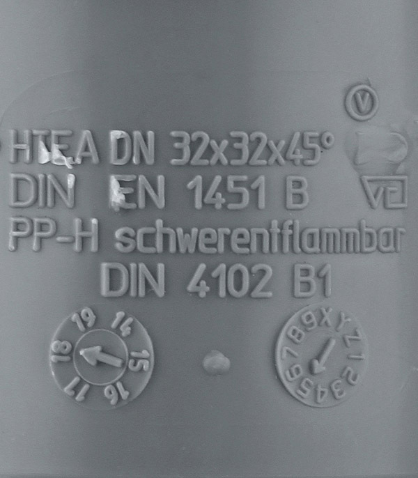 Тройник Ostendorf HTEA d32 мм 45° пластиковый для внутренней канализации (110200)