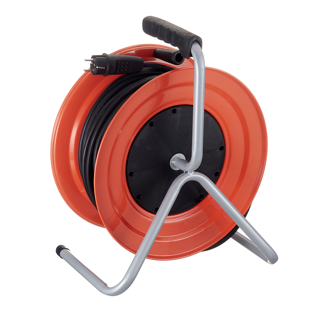 Удлинитель UNIVersal с заземлением 30 м на катушке 3,5 кВт 4 розетки КГ 3х2,5 кв.мм IP44