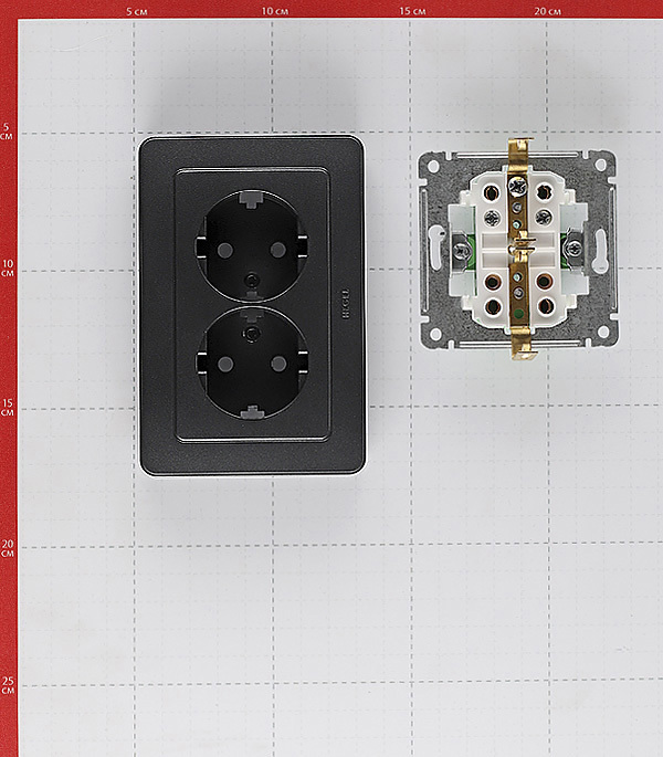 Розетка Hegel Master встраиваемая черная (РС16-351-08)