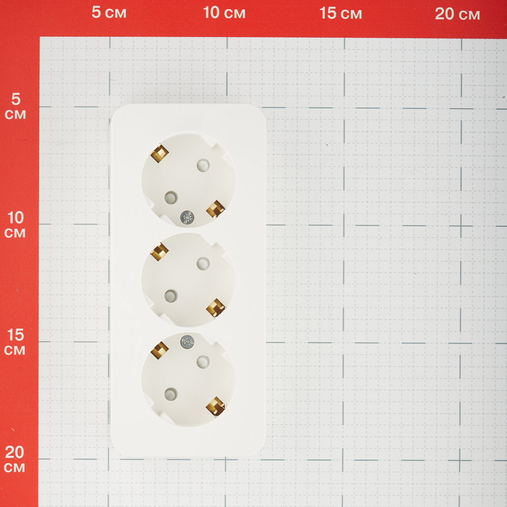 Розетка Systeme Electric Blanca накладная молочная со шторками (BLNRA011312)
