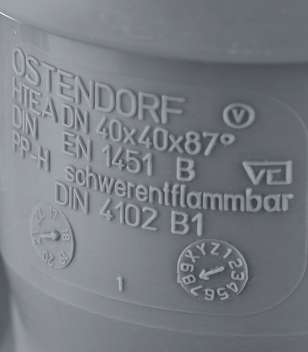 Тройник Ostendorf HTEA d40 мм 87° пластиковый для внутренней канализации (111400)