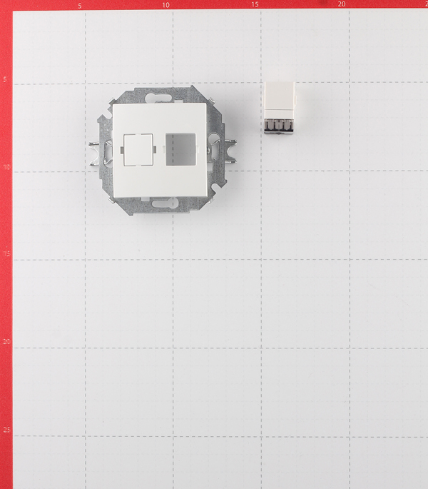 Розетка компьютерная Simon 15 встраиваемая белая RJ45 (1591598-030)