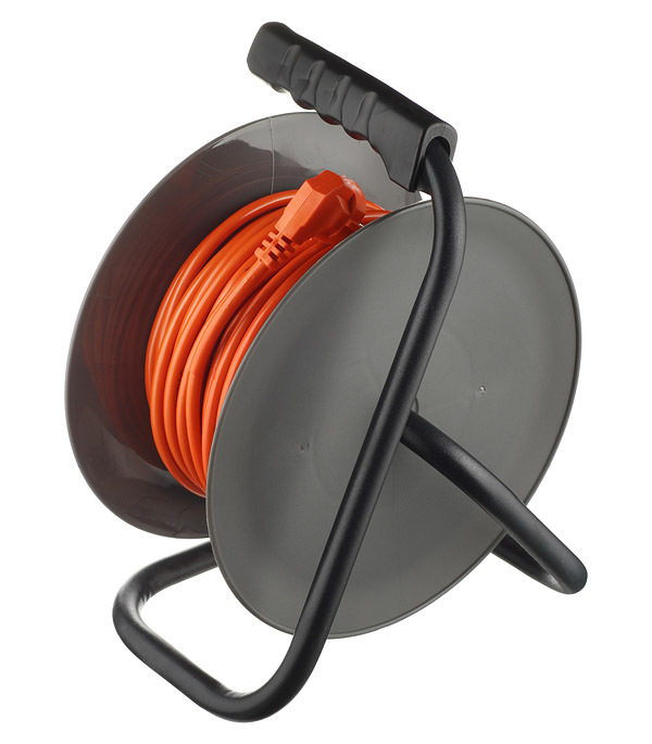 Удлинитель UNIVersal с заземлением 30 м на катушке 3,5 кВт 4 розетки ПВС 3х1,5 кв.мм IP44