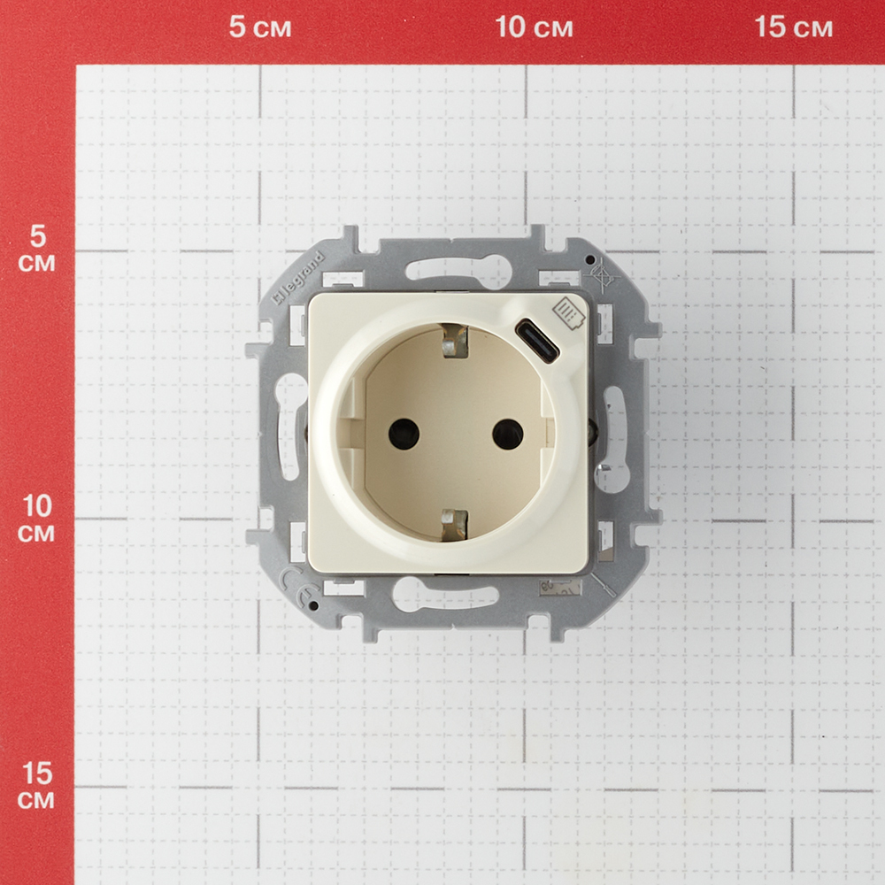 Розетка Legrand Inspiria встраиваемая слоновая кость с USB Type-C (673771)