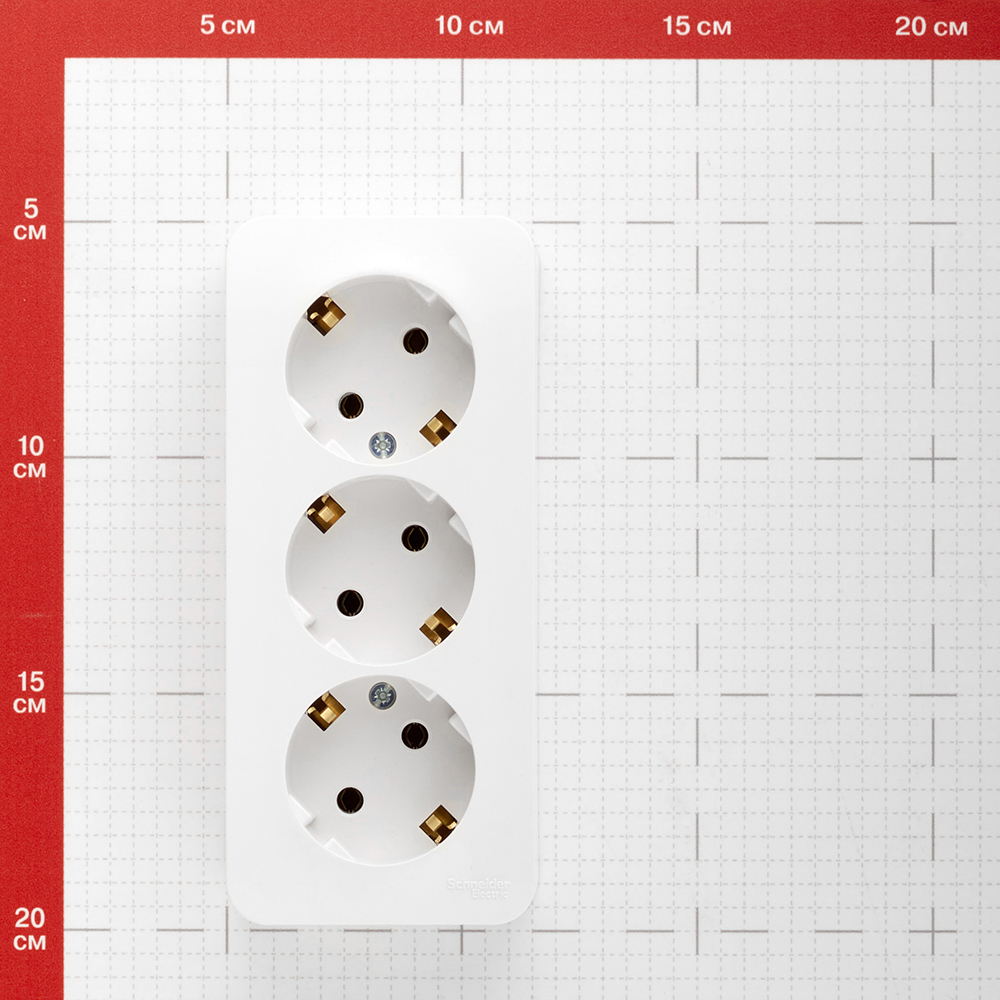 Розетка Systeme Electric Blanca накладная белая (BLNRA010311)