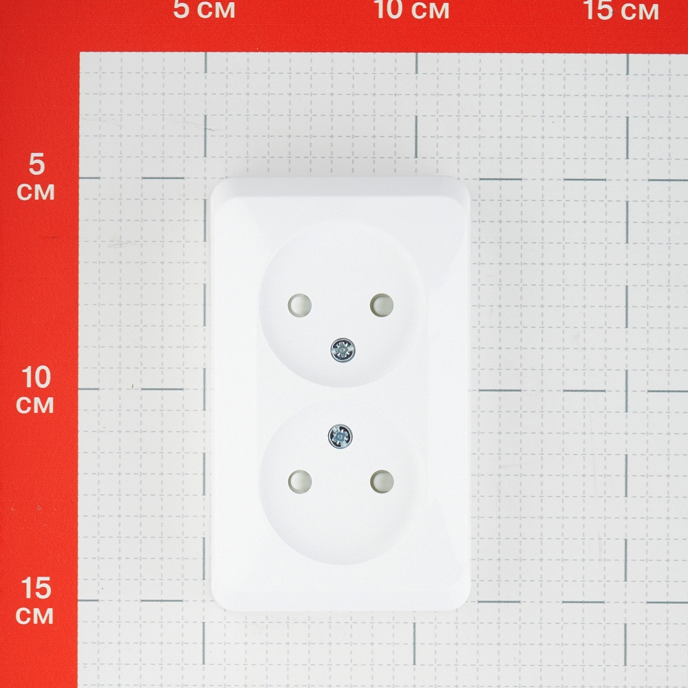 Розетка Systeme Electric Этюд накладная белая со шторками (PA16-006B)