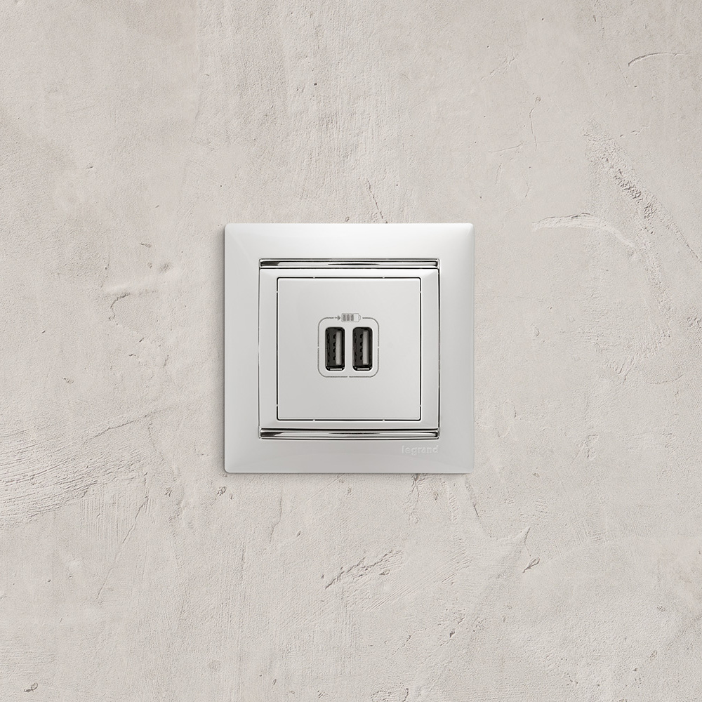Розетка USB Legrand Valena встраиваемая белая 2хUSB-A (694370)