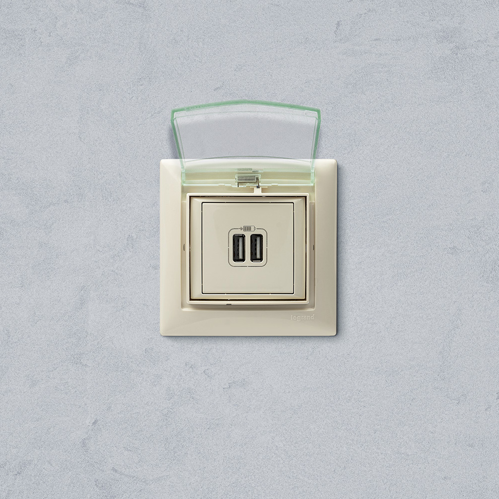 Розетка USB Legrand Valena встраиваемая слоновая кость 2хUSB-A (694372)