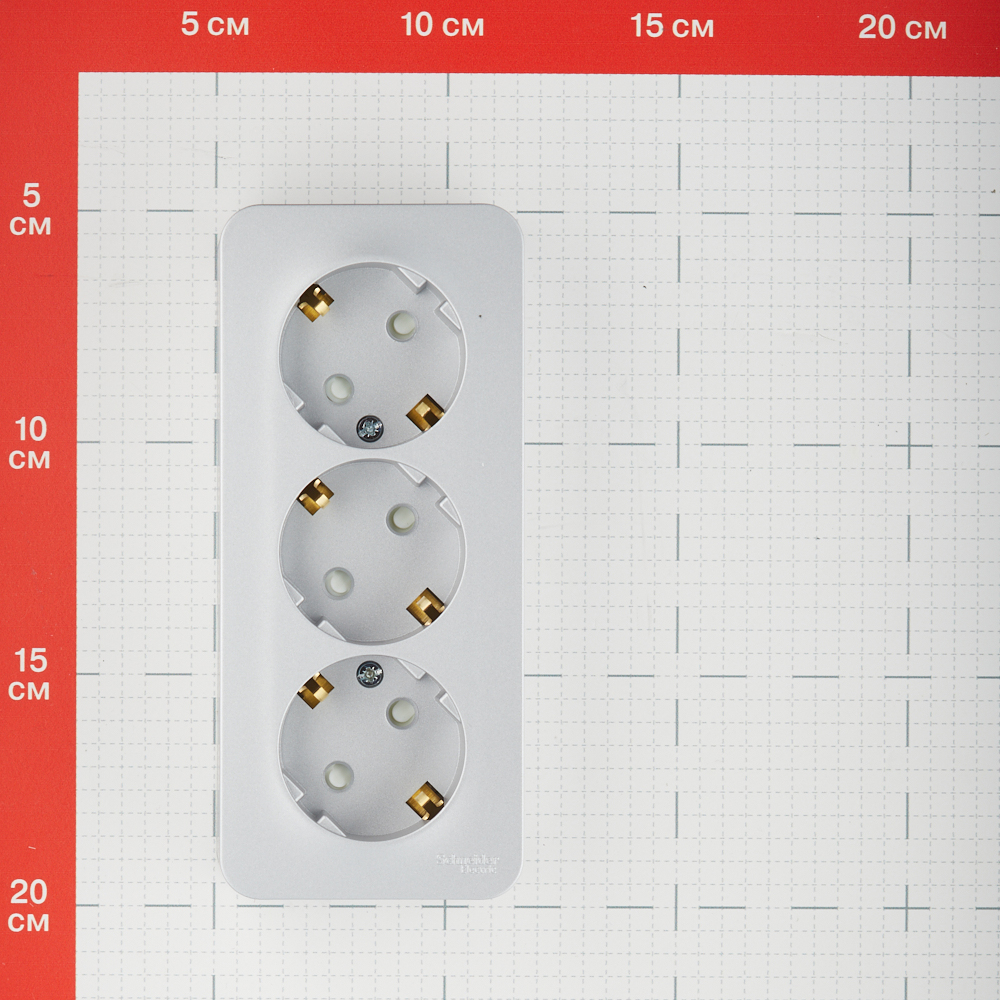 Розетка Systeme Electric Blanca накладная алюминий со шторками (BLNRA011313)