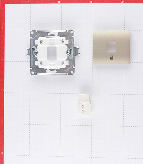 Розетка компьютерная Systeme Electric Glossa встраиваемая титан RJ45 (GSL000481K)