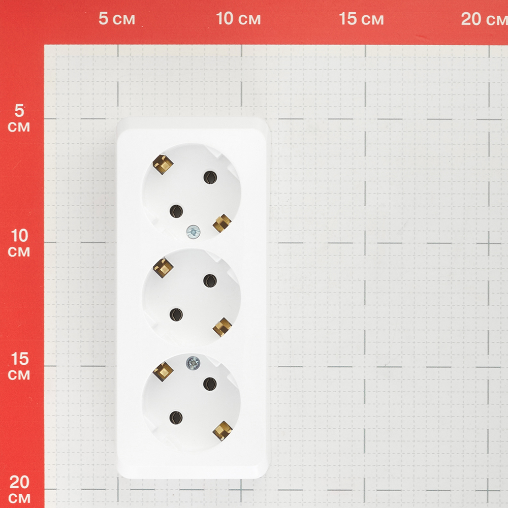 Розетка Systeme Electric Этюд накладная белая (PA16-011B)