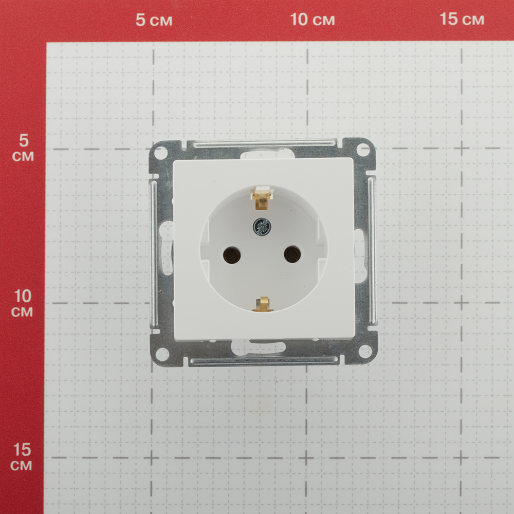 Розетка Systeme Electric AtlasDesign встраиваемая белая (ATN000143)