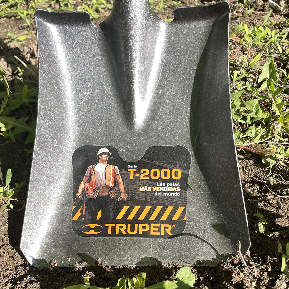 Лопата совковая Truper TR-BY углеродистая сталь универсальная с деревянным черенком 300 мм (17194)