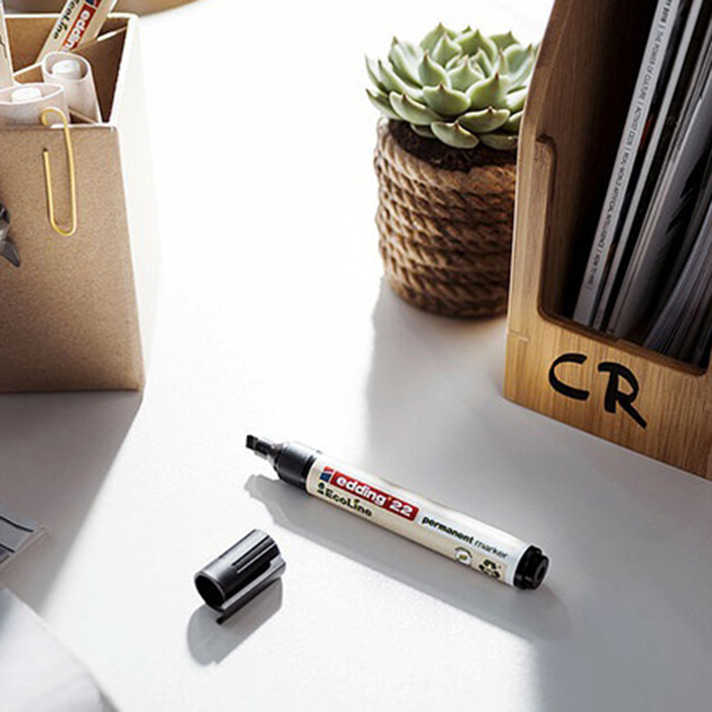 Маркер перманентный Edding EcoLine 22 черный грифель 1-5 мм