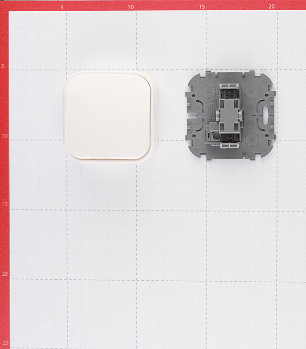 Выключатель Legrand Quteo одноклавишный накладной белый (782200)