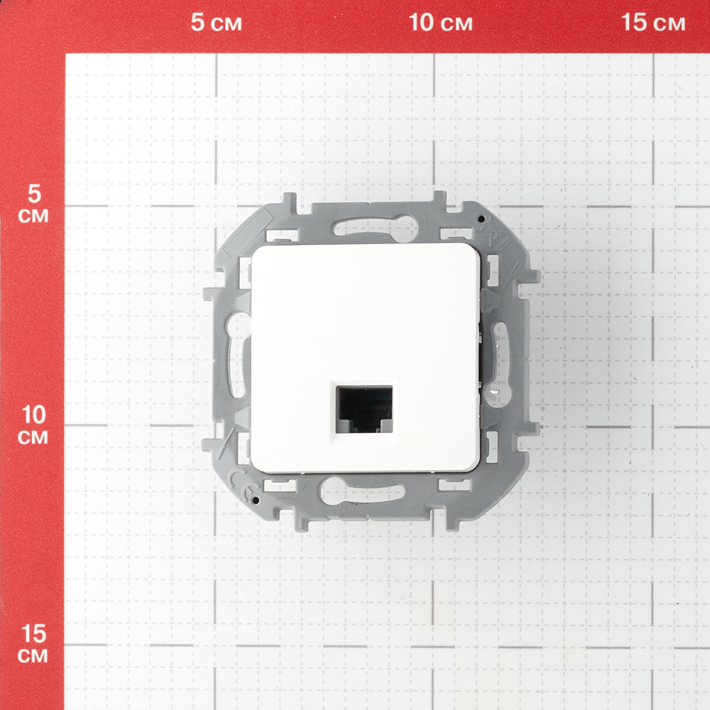 Розетка компьютерная Legrand Inspiria встраиваемая белая RJ45 (673825)