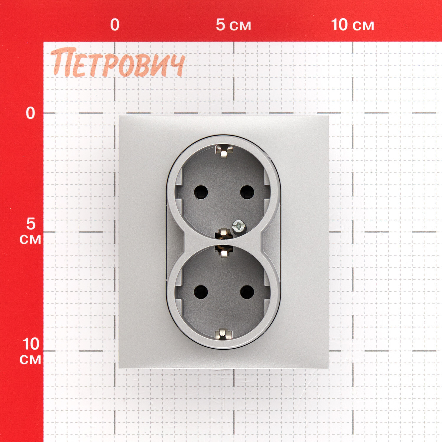 Розетка Legrand Suno встраиваемая алюминий со шторками (721326)