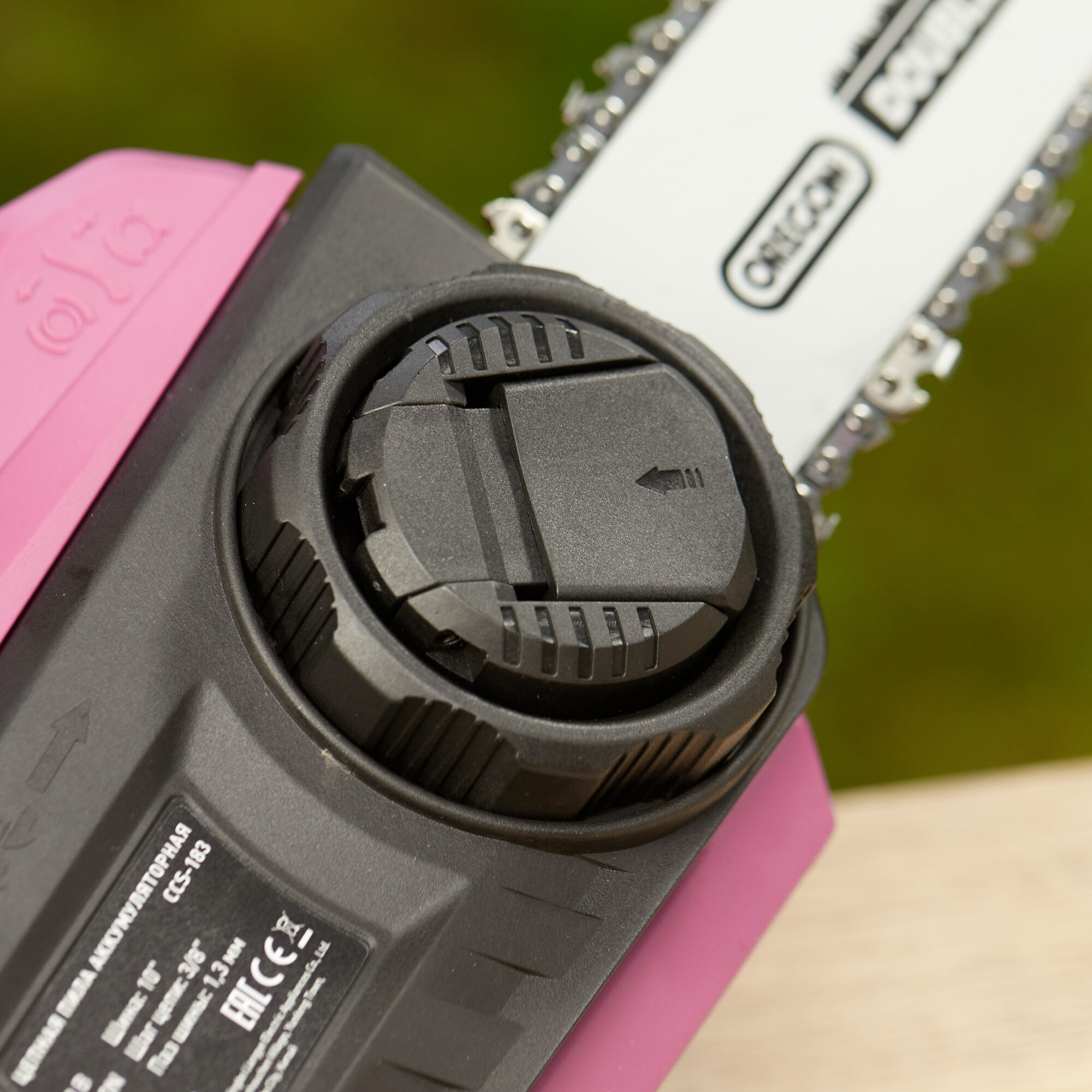 Пила цепная аккумуляторная КМ АТОМ 18 В 10" шаг 3/8" паз 1,3 мм 40 звеньев без АКБ и ЗУ (CCS-183)