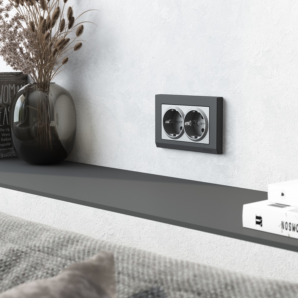 Розетка Werkel встраиваемая серебряная матовая (a063619)