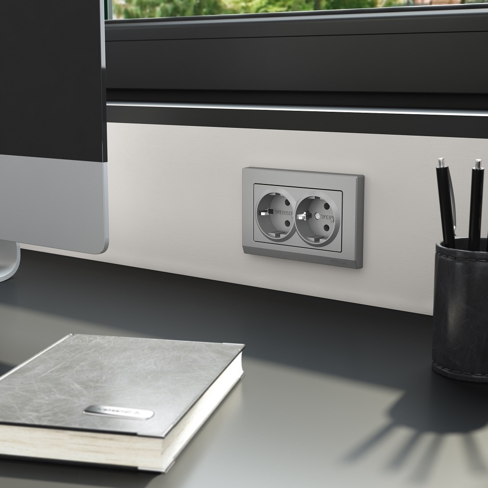 Розетка Werkel встраиваемая серебряная матовая (a063619)