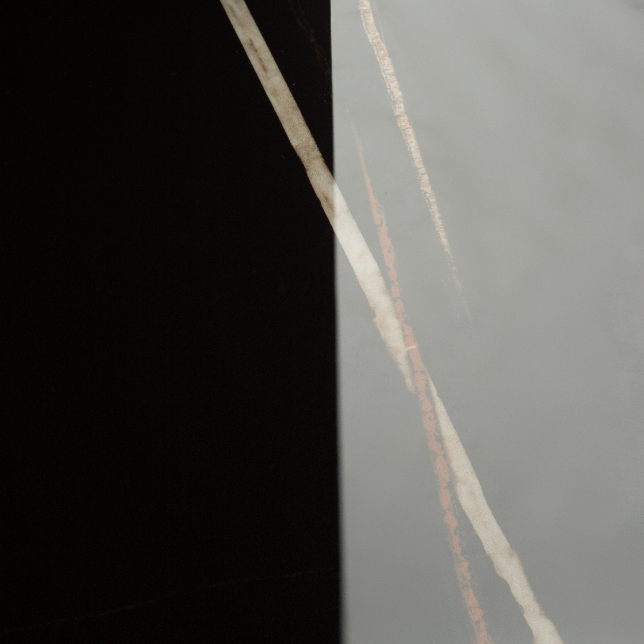 Керамогранит Lavelly Marble Accent черный полированный 1200х600х8,5 мм (2 шт.=1,44 кв.м)