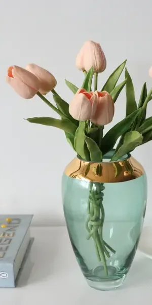 Ваза Rose стекло прозрачно-зеленая 19.5 см