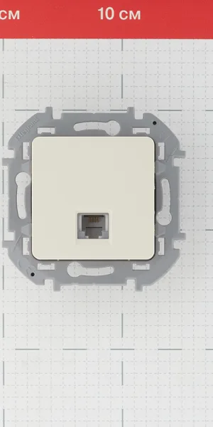Розетка телефонная Legrand Inspiria встраиваемая слоновая кость RJ11 (673821)
