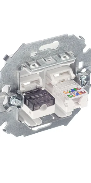 Розетка компьютерная/ телефонная Simon 15 встраиваемая белая RJ11/ RJ45 (1591590-030)