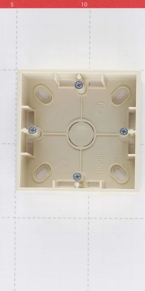 Коробка монтажная Simon 15 накладная слоновая кость (1590751-031)