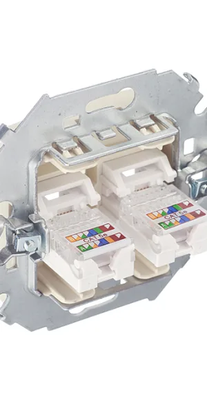 Розетка компьютерная Simon 15 встраиваемая слоновая кость 2хRJ45 (1591593-031)