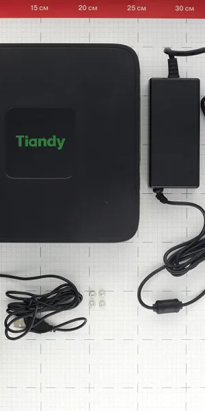 Видеорегистратор Tiandy TC-R3105 5 Мп 1080p