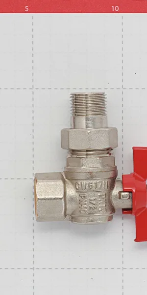 Кран шаровой латунный Valtec Base 1/2 ВР(г) х 1/2 НР(ш) бабочка с полусгоном угловой (VT.228.N.04)