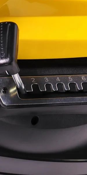 Газонокосилка электрическая Champion EM4118 1800 Вт