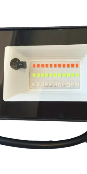 Прожектор светодиодный Uniel F60 20 Вт RGB IP65 с пультом д/у