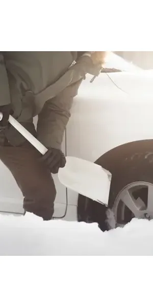 Лопата автомобильная Plantic Snow Light 63 см полипропилен с черенком