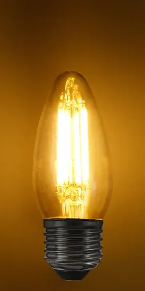 Лампа светодиодная Osram В E27 220/240 В 6 Вт свеча 806 лм теплый белый свет