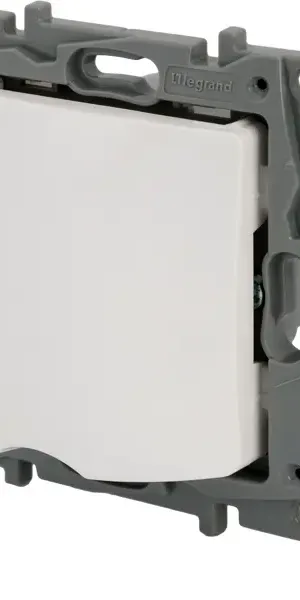 Вывод кабеля Legrand Etika IP21 цвет белый