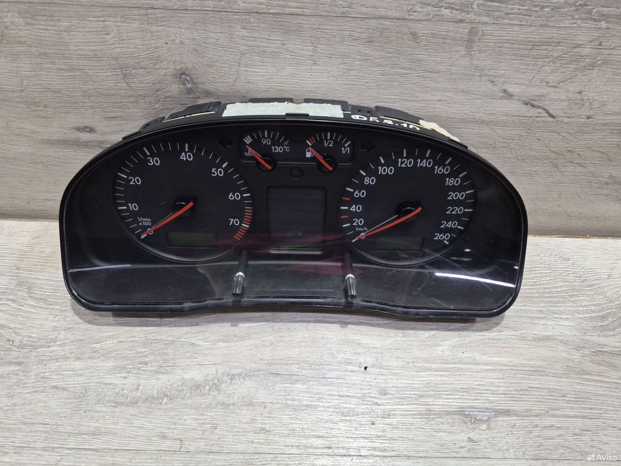 Панель приборов Volkswagen Passat B5 3B0920802E