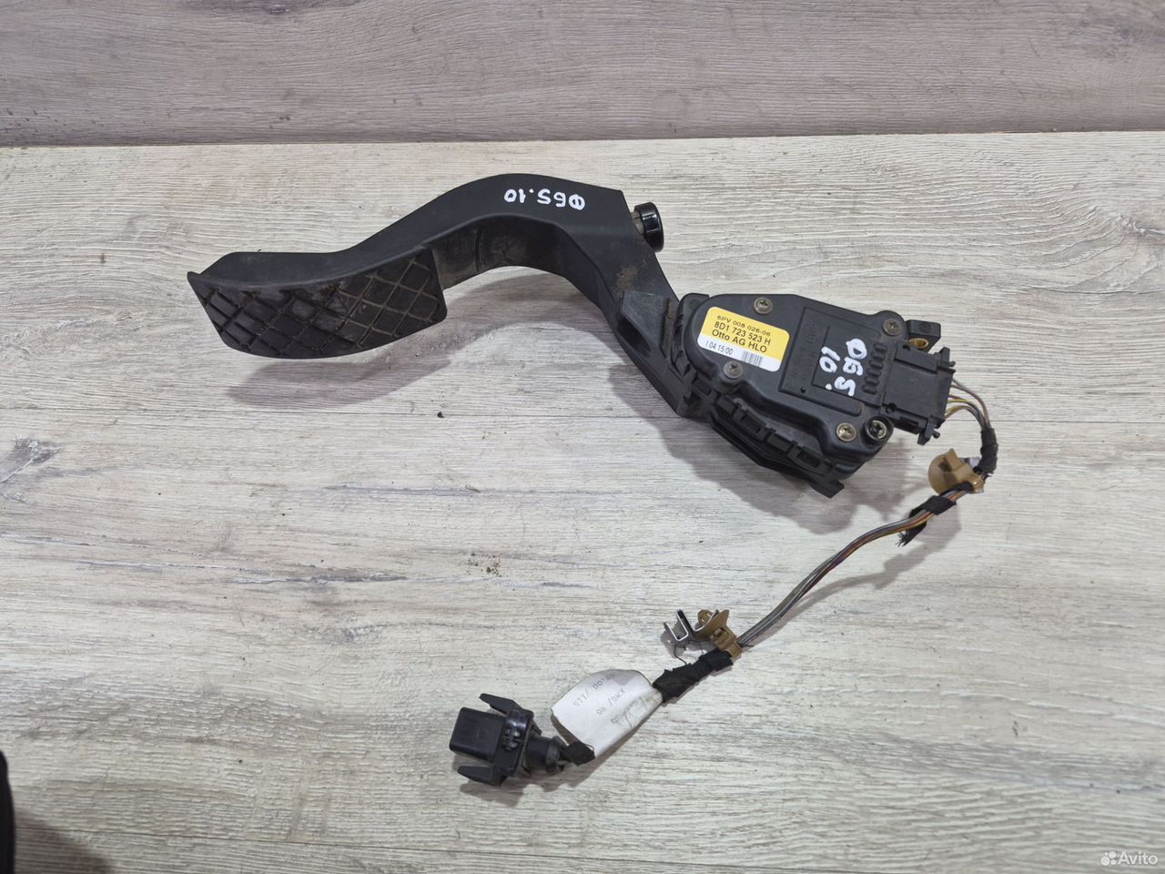 Педаль газа Volkswagen Passat B5 8D1723523H